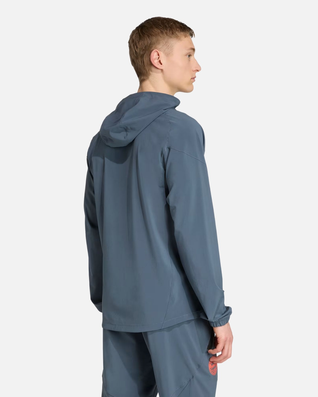 Chaqueta deportiva gris del FC Bayern Múnich 2025/2026