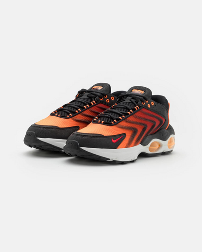 Nike Air Max TW SE - Negro/Naranja