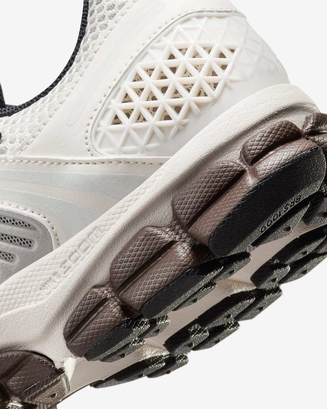 Nike Zoom Vomero 5 - Blanco/Marrón